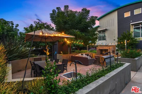 $2,349,000 | 512 Brooks Avenue, Unit 6, Venice, CA 90291