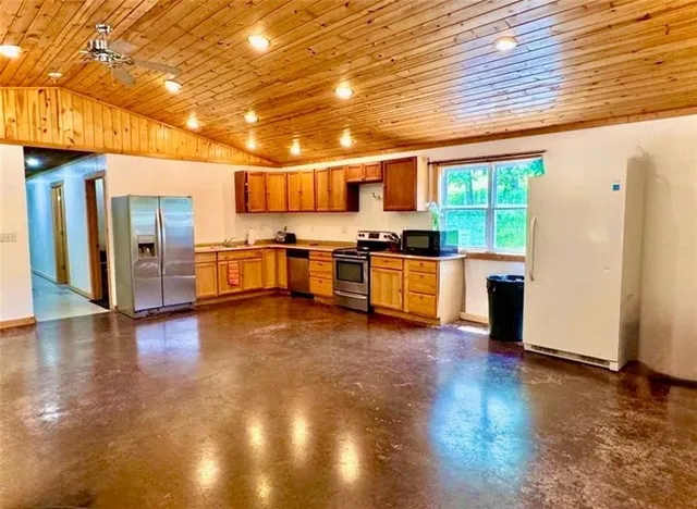 $2,139,000 | 882 260th Street, Fort Scott, KS 66701