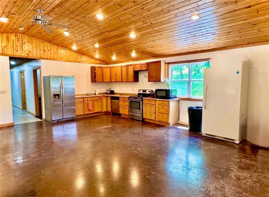 882 260th Street Fort Scott, KS 66701 - Photo 11 of 95