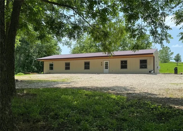 $2,139,000 | 882 260th Street, Fort Scott, KS 66701