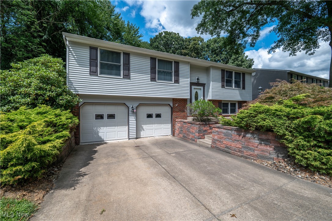 7707 Raglan Drive Northeast Warren, OH 44484 - Photo 1 of 41 Gallery Image 1