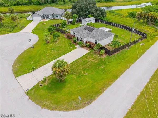$2,100 | 9012 South Indio Court, LaBelle, FL 33935