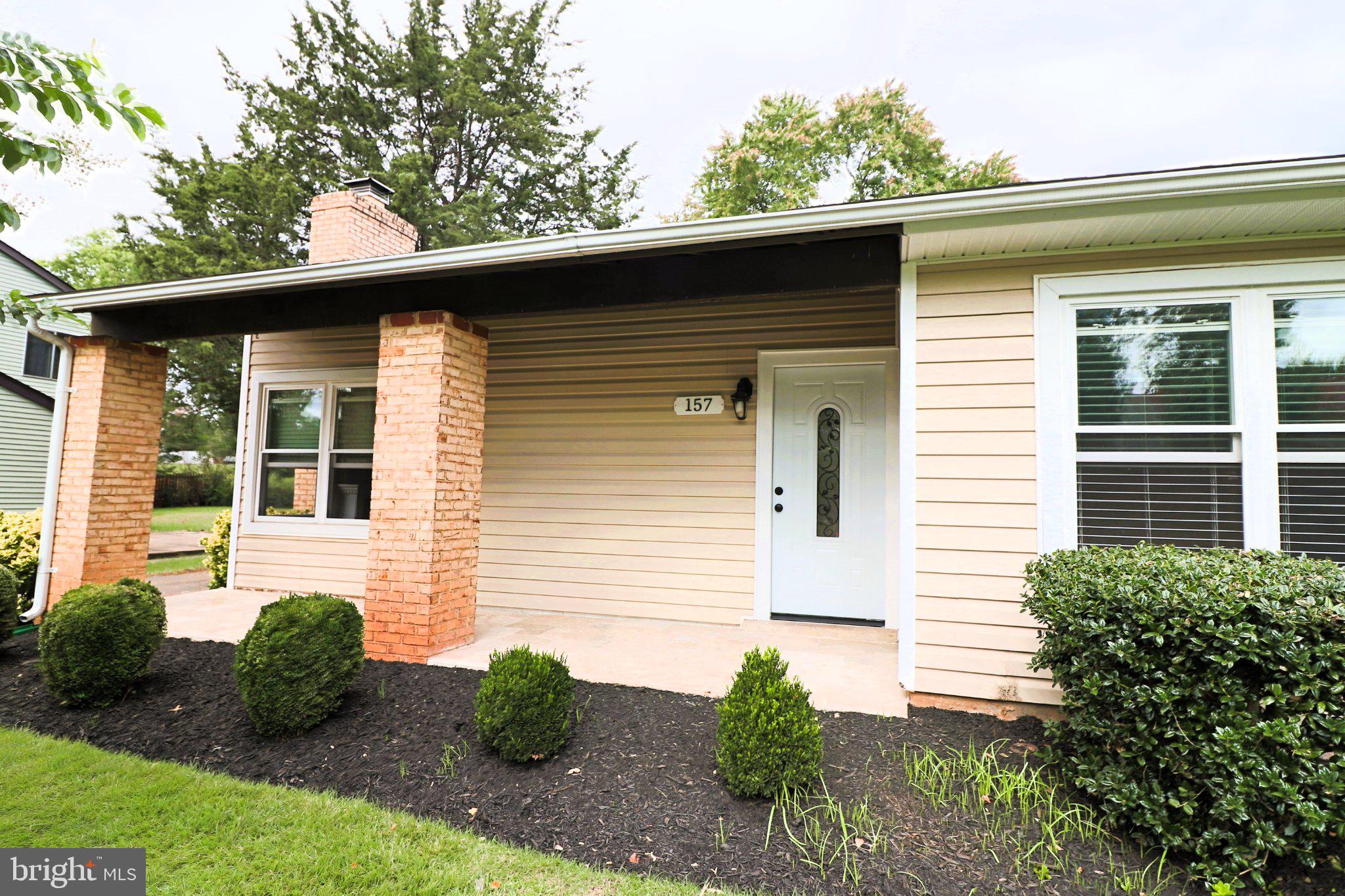 157 South Fox Road Sterling, VA 20164 - Photo 5 of 44 Gallery Image 5