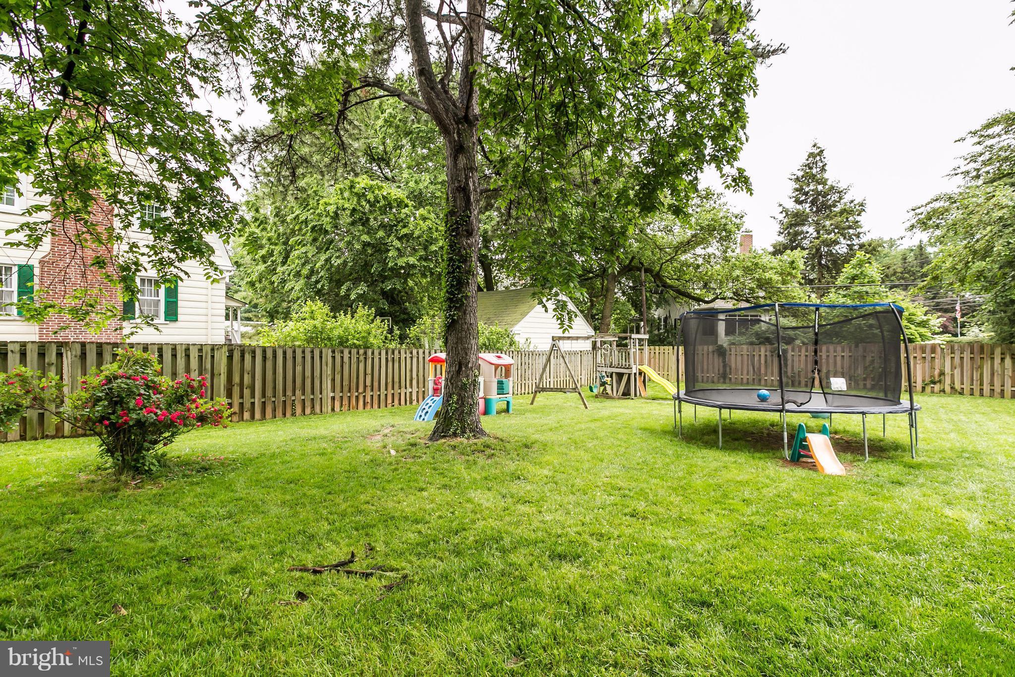 102 South Rolling Road Catonsville, MD 21228 - Photo 29 of 30 Large, fully fenced, flat lot