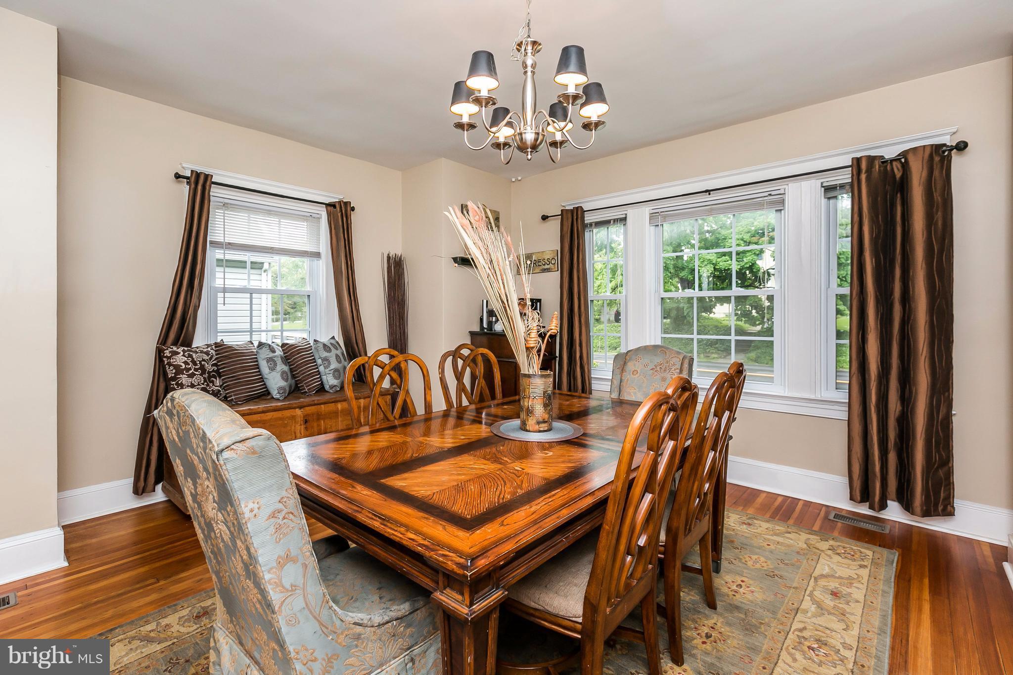 102 South Rolling Road Catonsville, MD 21228 - Photo 7 of 30 Spacious dining room