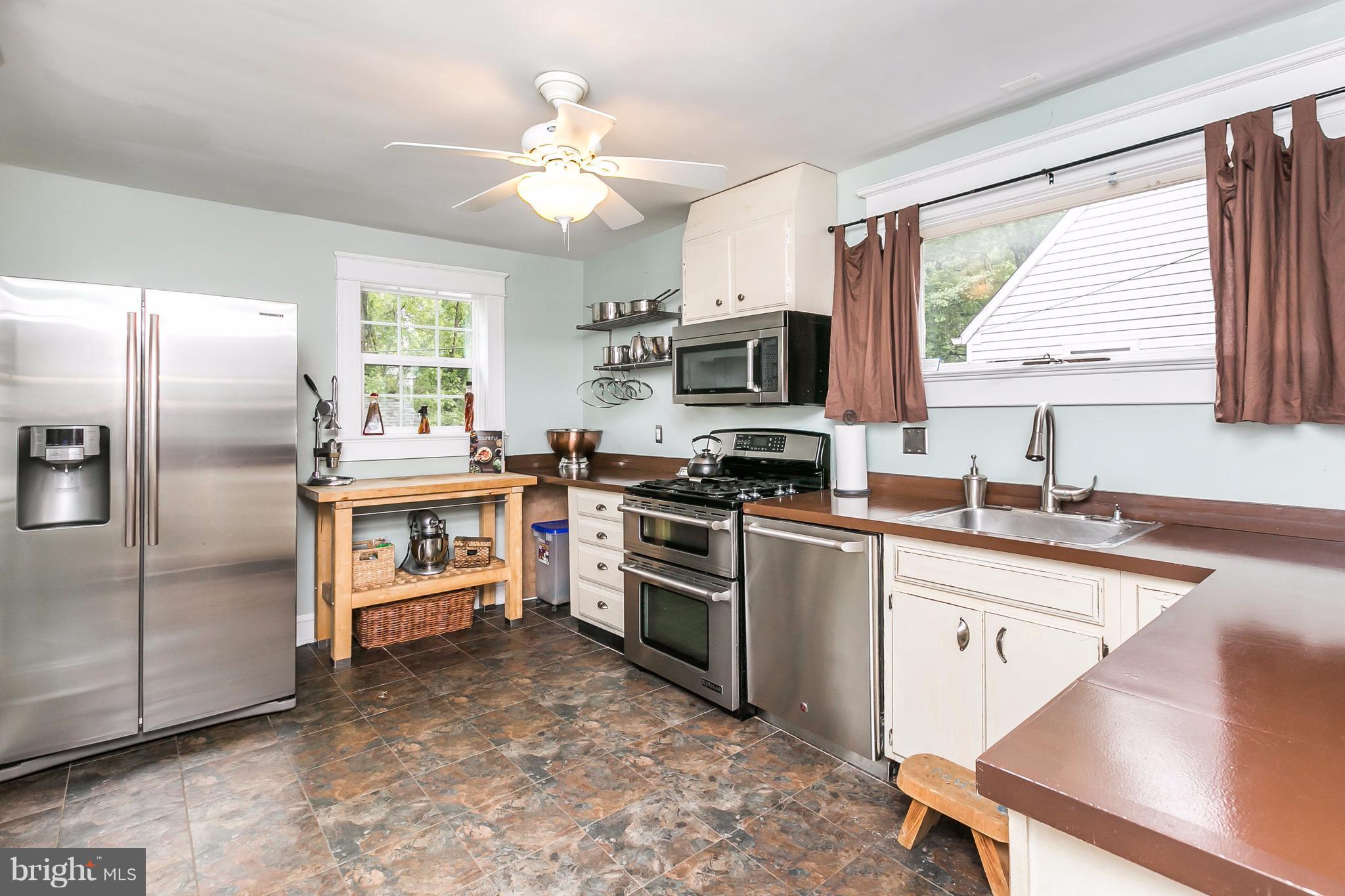 102 South Rolling Road Catonsville, MD 21228 - Photo 9 of 30 Spacious, open kitchen