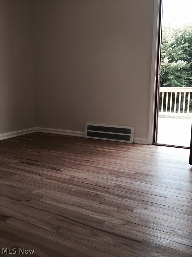 4205 Harwood Road Cleveland, OH 44121 - Photo 4 of 7