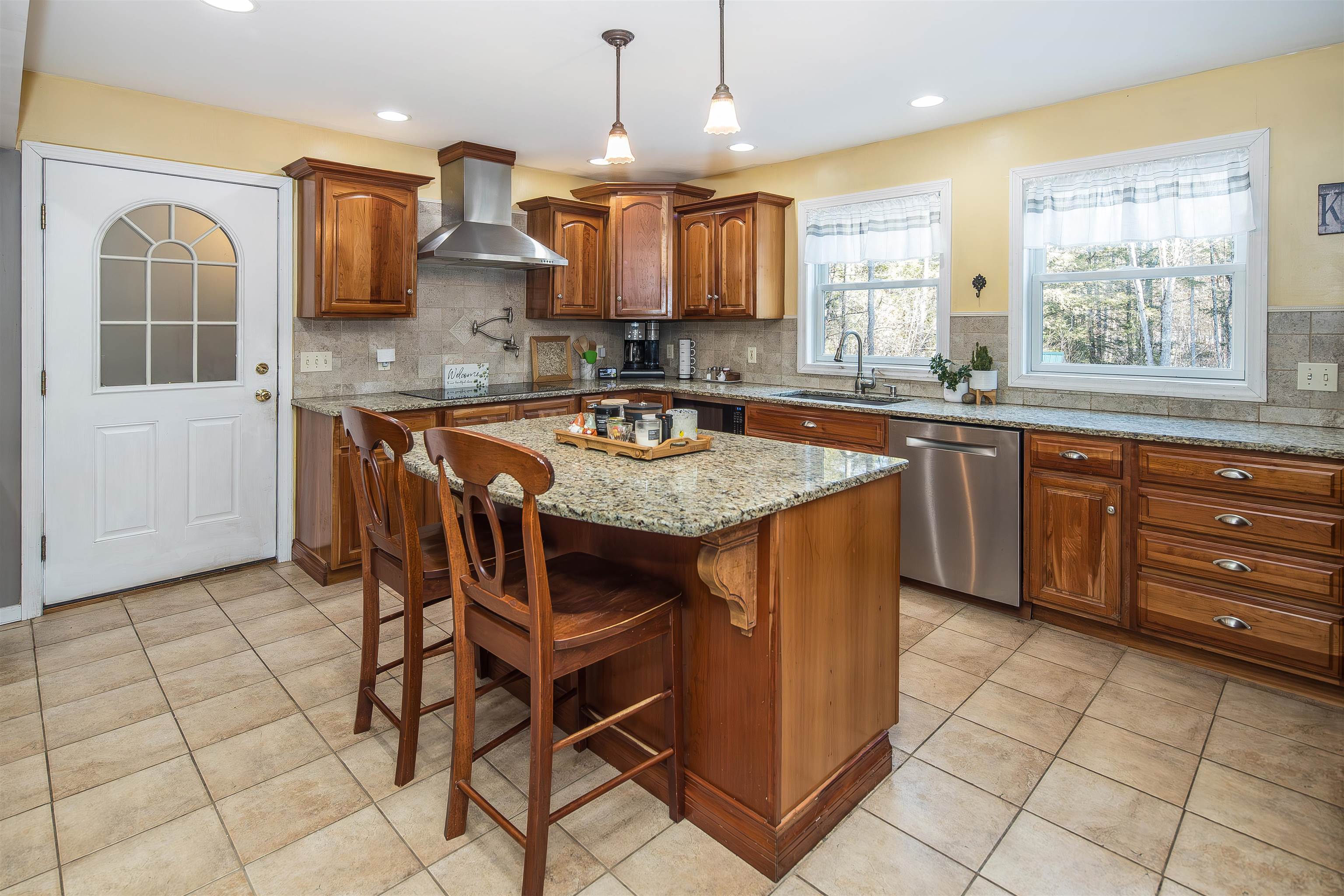 2005 Keiffer Road Shrewsbury, VT 05738 - Photo 12 of 51