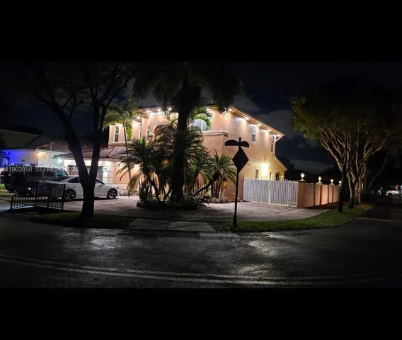 a view of street with yard