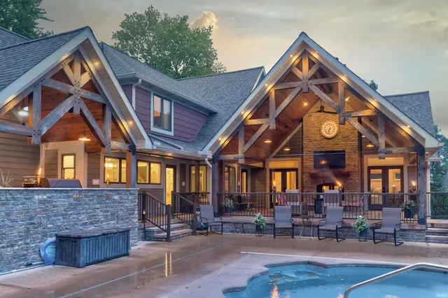 $1,649,500 | 707 West Shepherds Lane, Santa Claus, IN 47579