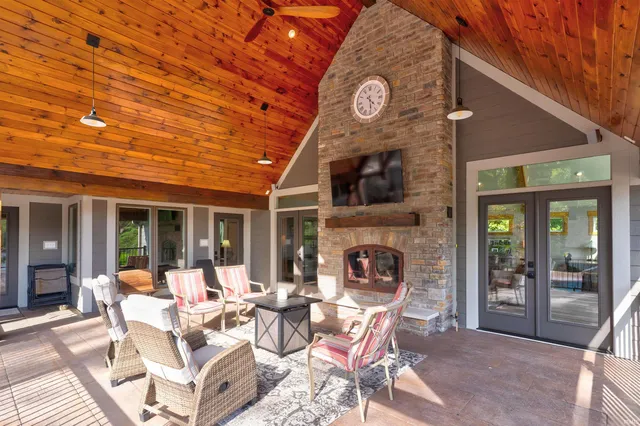 $1,649,500 | 707 West Shepherds Lane, Santa Claus, IN 47579