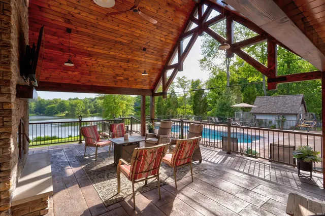 $1,649,500 | 707 West Shepherds Lane, Santa Claus, IN 47579