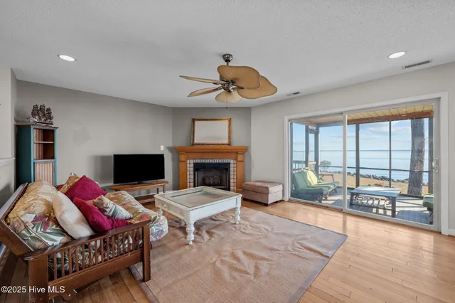 $575,000 | 341 Neuse Winds Drive, Oriental, NC 28571