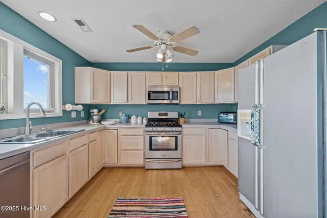 $575,000 | 341 Neuse Winds Drive, Oriental, NC 28571