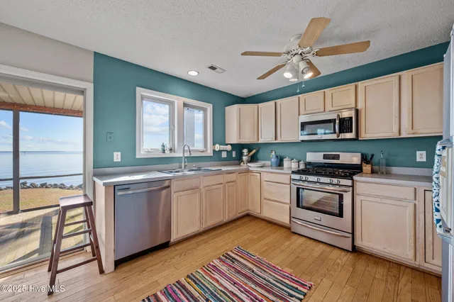 $575,000 | 341 Neuse Winds Drive, Oriental, NC 28571