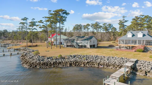 $575,000 | 341 Neuse Winds Drive, Oriental, NC 28571