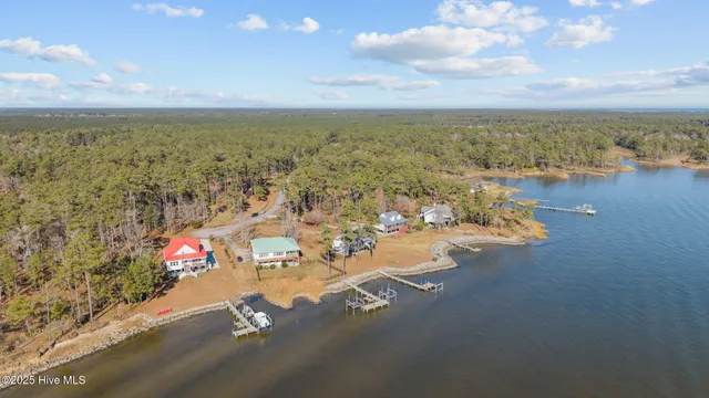 $575,000 | 341 Neuse Winds Drive, Oriental, NC 28571