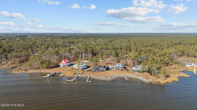$575,000 | 341 Neuse Winds Drive, Oriental, NC 28571