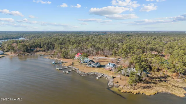 $575,000 | 341 Neuse Winds Drive, Oriental, NC 28571