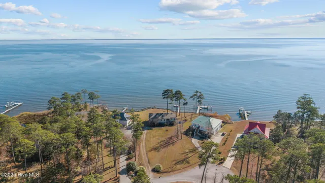$575,000 | 341 Neuse Winds Drive, Oriental, NC 28571