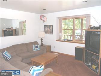 920 Swedesboro Road Monroeville, NJ 08343 - Photo 6 of 7 Living Room
