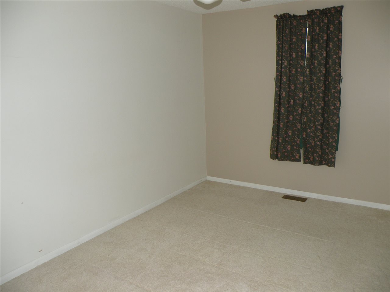 1326 Ritchie Road Gladwin, MI 48624 - Photo 10 of 15 1815847-9.JPG
