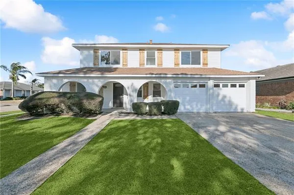 $329,900 | 2103 Mesa Via, Harvey, LA 70058