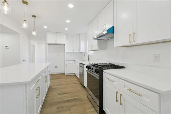 $329,900 | 2103 Mesa Via, Harvey, LA 70058