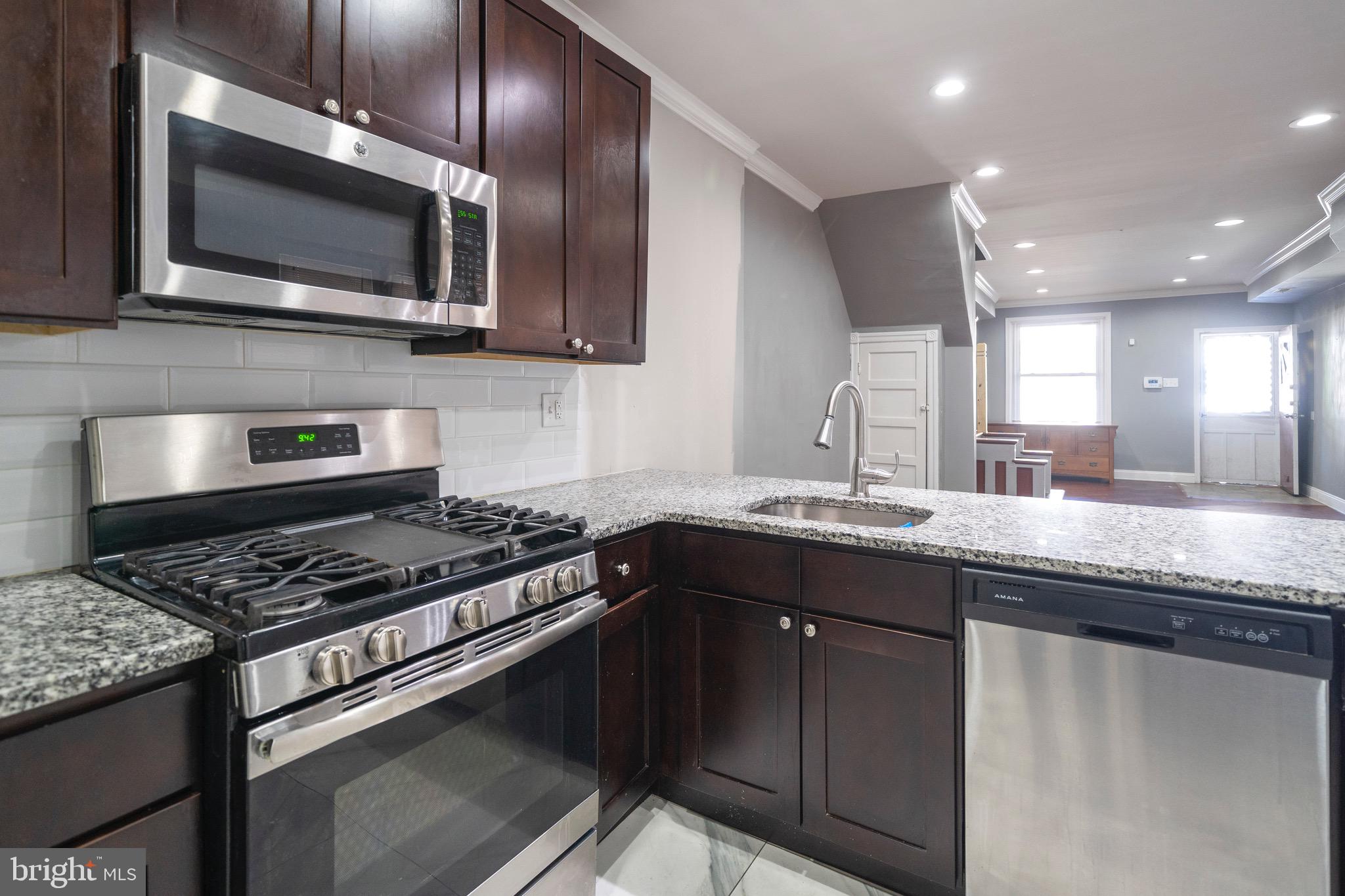 6129 Marsden Street Philadelphia, PA 19135 - Photo 8 of 24