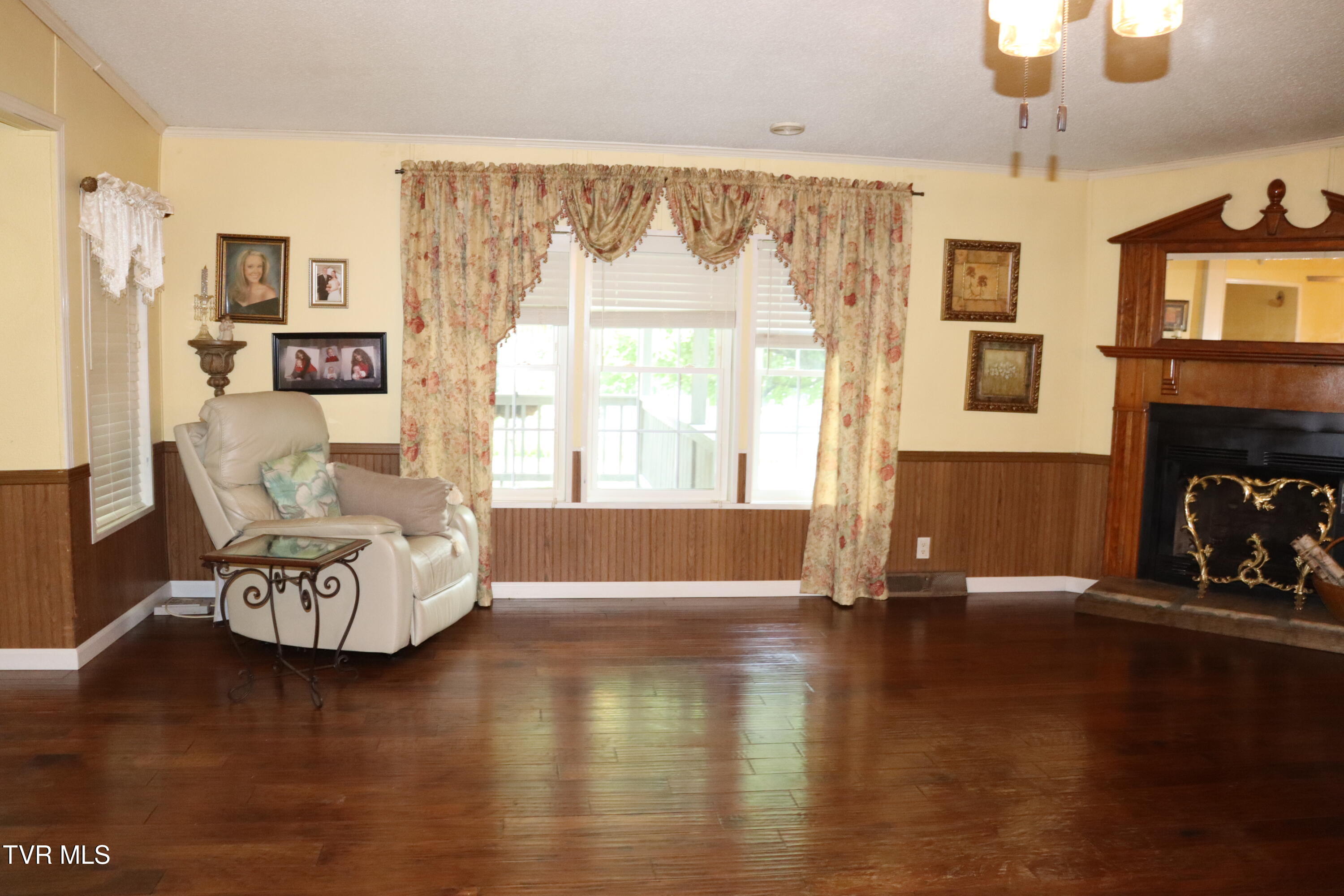 2004 Derby Road Appalachia, VA 24216 - Photo 11 of 37 IMG_9853