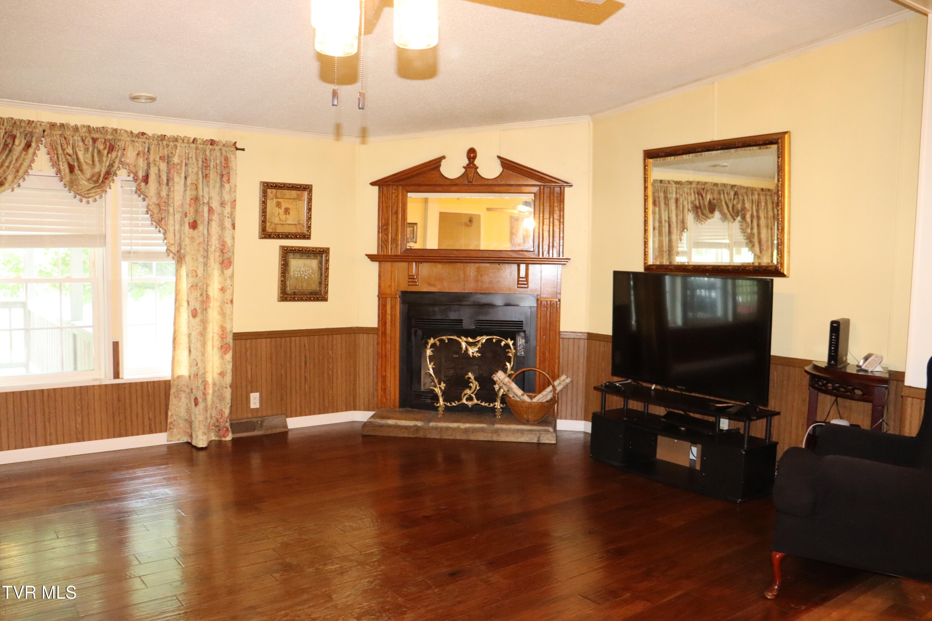 2004 Derby Road Appalachia, VA 24216 - Photo 10 of 37 IMG_9854