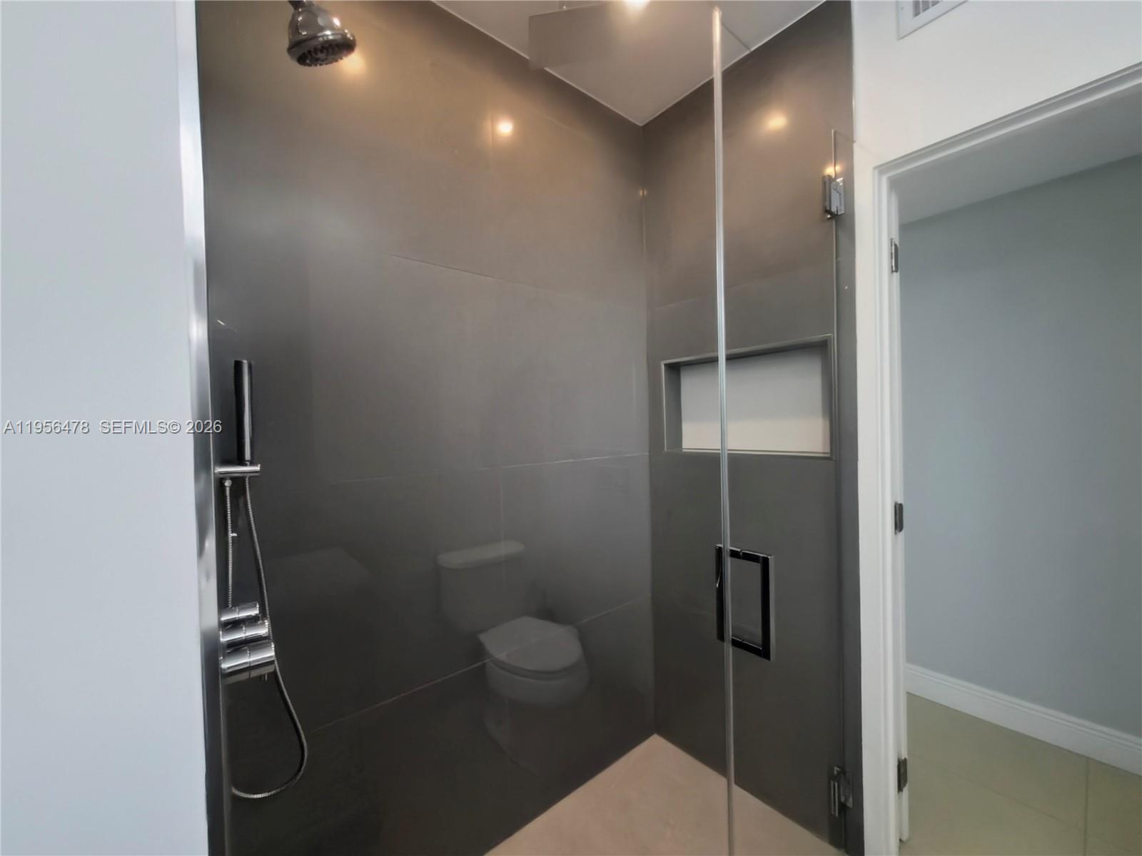 8015 Southwest 136th Street Pinecrest, FL 33156 - Photo 11 of 40 2nd bathroom