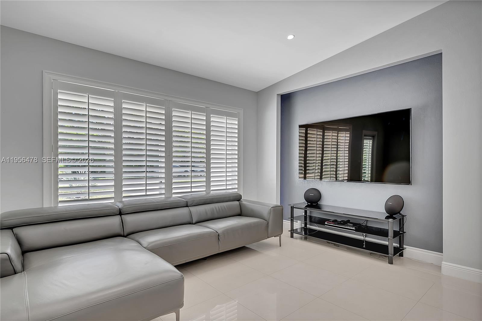 8015 Southwest 136th Street Pinecrest, FL 33156 - Photo 5 of 40