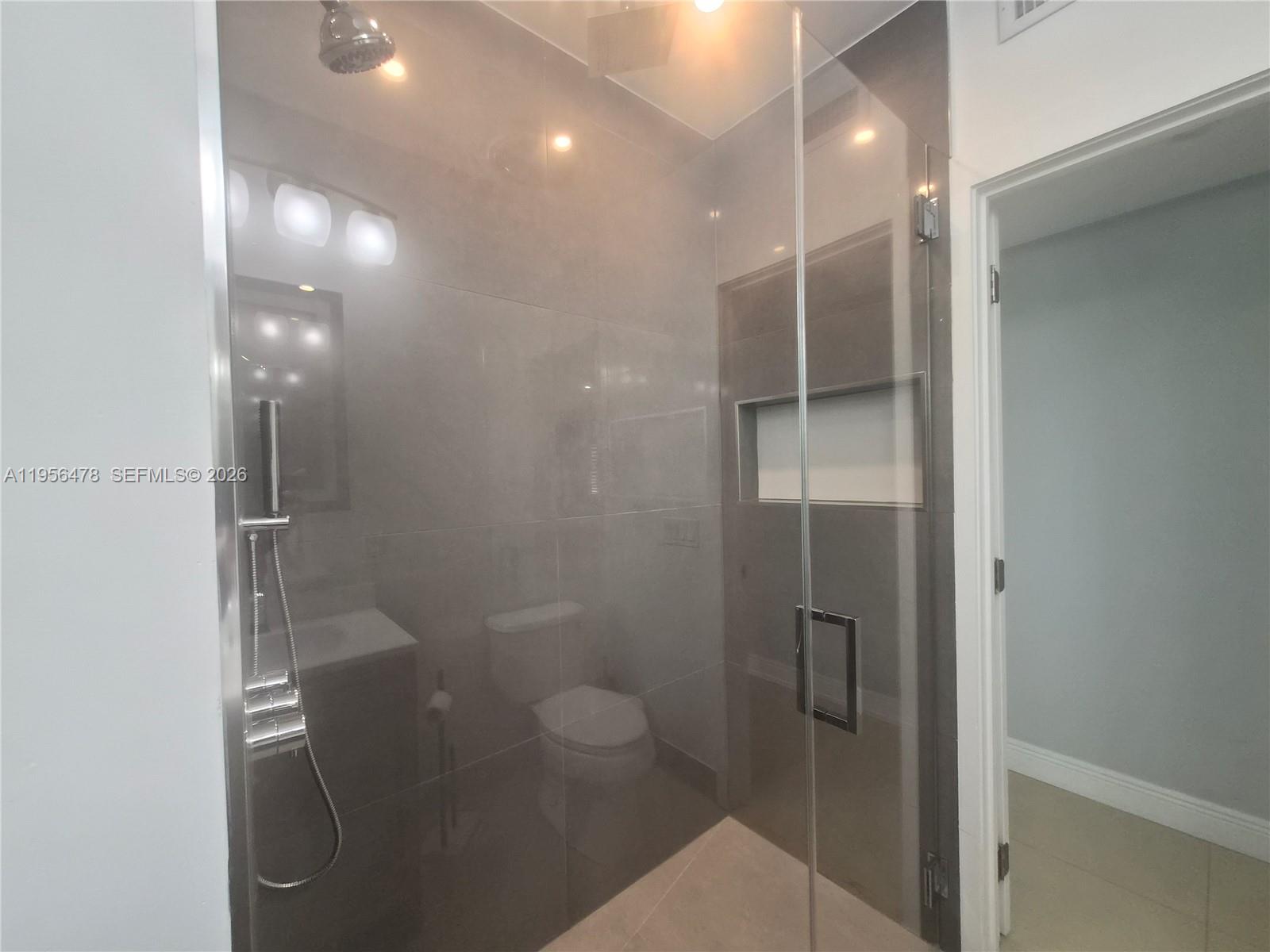 8015 Southwest 136th Street Pinecrest, FL 33156 - Photo 10 of 40 2nd bathroom