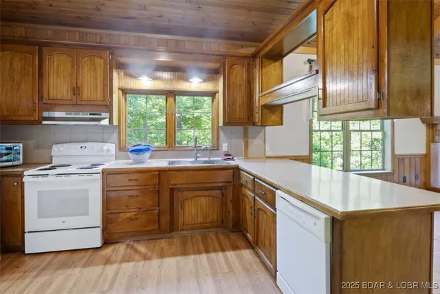 $379,000 | 217 Westview Road, Climax Springs, MO 65324