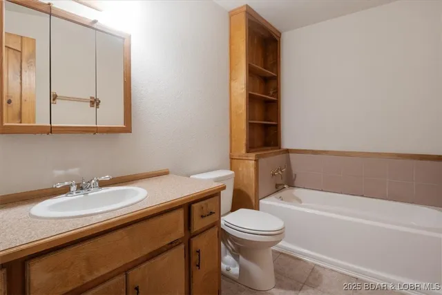 $379,000 | 217 Westview Road, Climax Springs, MO 65324