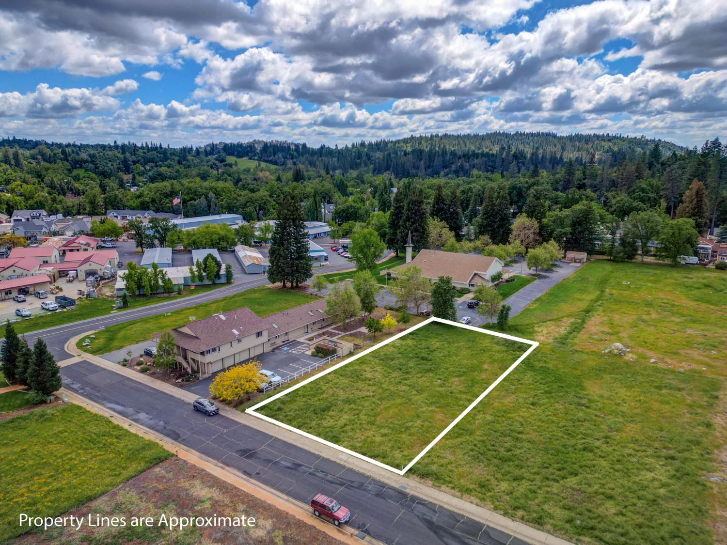 600 Friendly Court Murphys, CA 95247 - Photo 2 of 15 a view of a tennis court