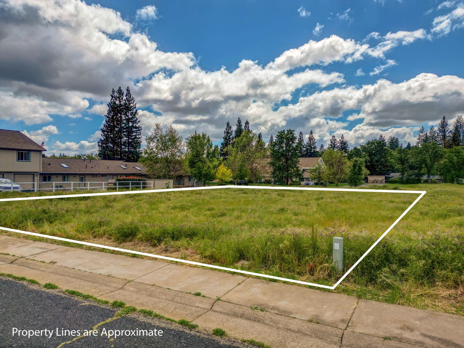 600 Friendly Court Murphys, CA 95247 - Photo 3 of 15 a view of a tennis court