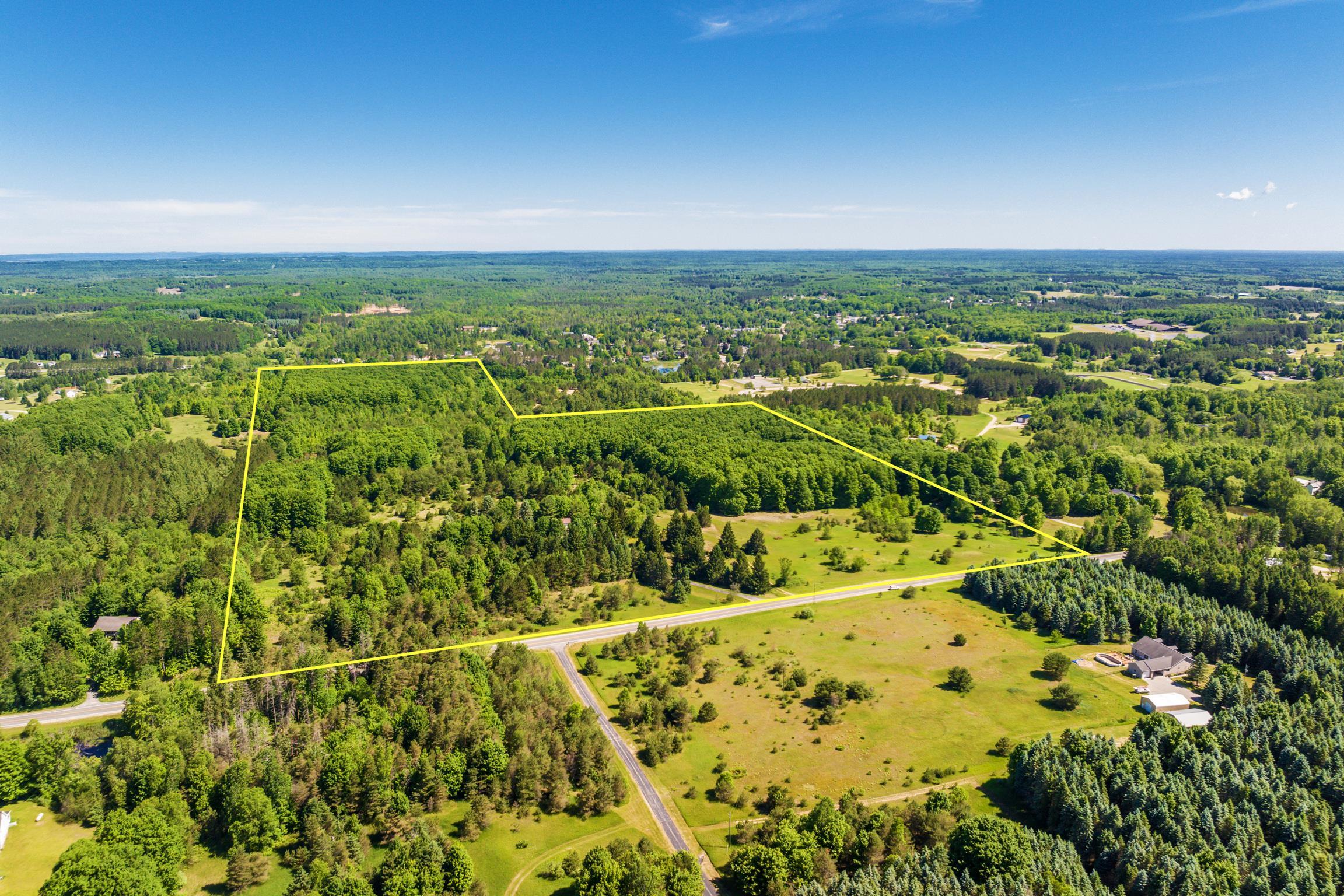 1343 Sparling Road Kingsley, MI 49649 - Photo 4 of 51