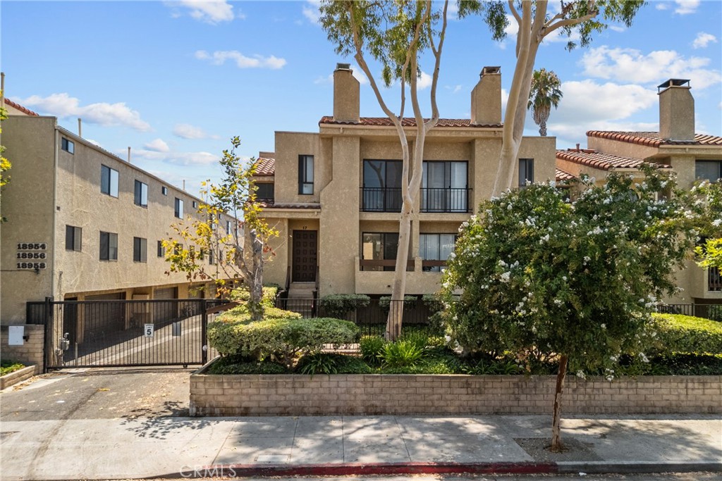 18958 Sherman Way, Unit 17 Reseda, CA 91335 - Photo 2 of 42