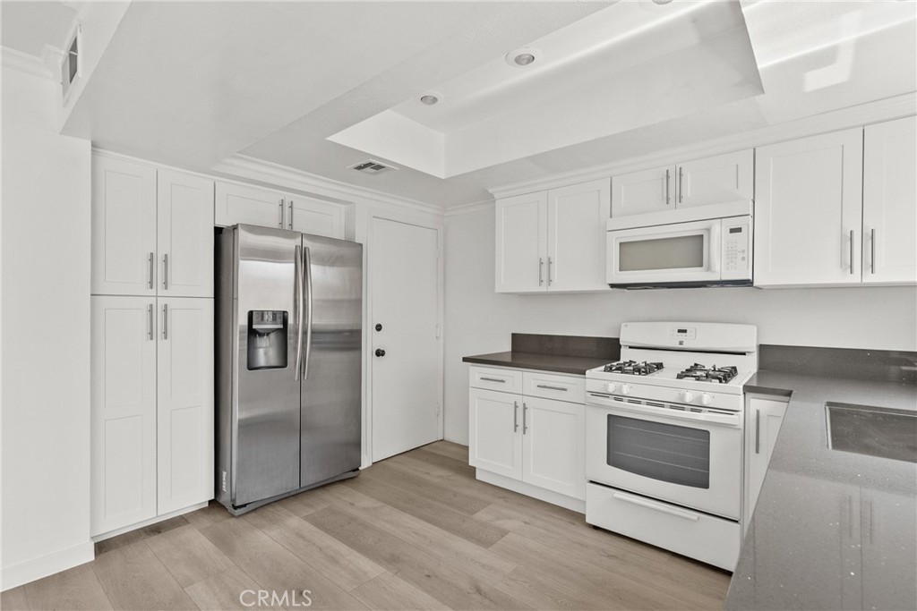 18958 Sherman Way, Unit 17 Reseda, CA 91335 - Photo 21 of 42