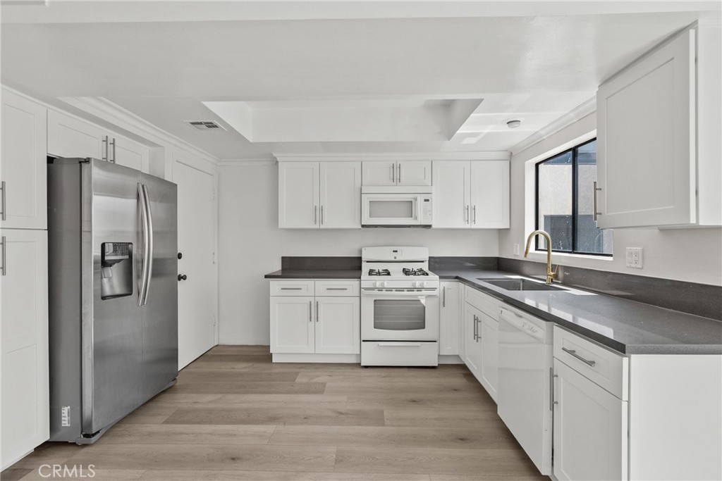 18958 Sherman Way, Unit 17 Reseda, CA 91335 - Photo 22 of 42