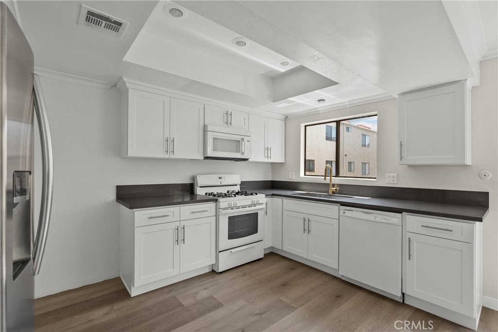 18958 Sherman Way, Unit 17 Reseda, CA 91335 - Photo 23 of 42