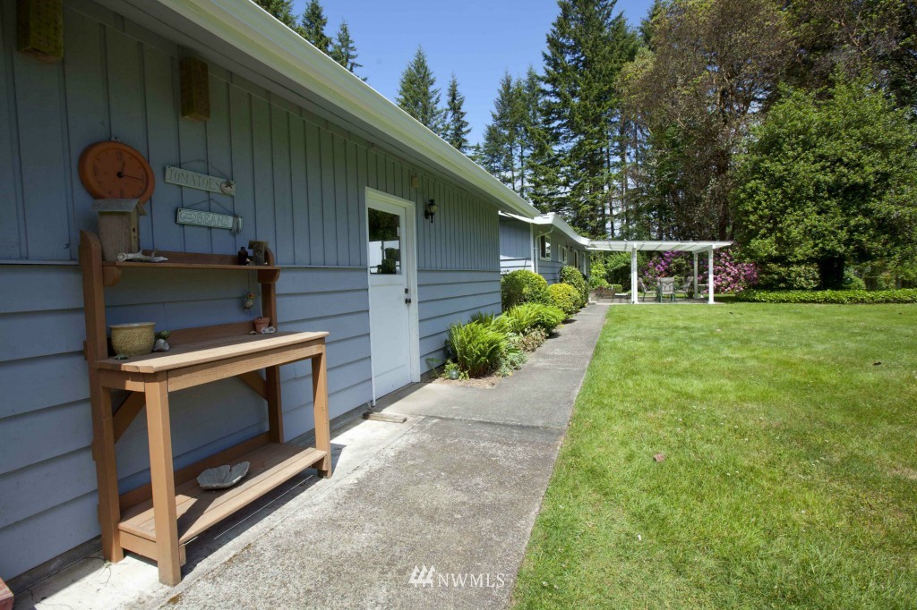 6159 Banner Road Southeast Port Orchard, WA 98367 - Photo 4 of 24 Gallery Image 4