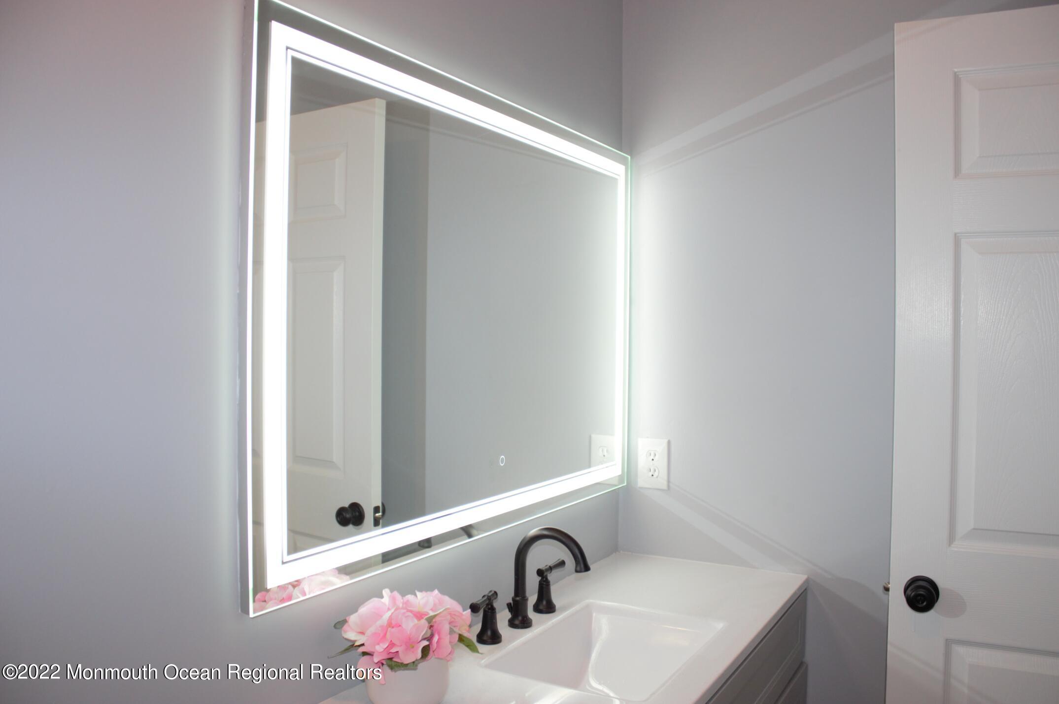 51 Quail Road Barnegat, NJ 08005 - Photo 20 of 20 guestbath2