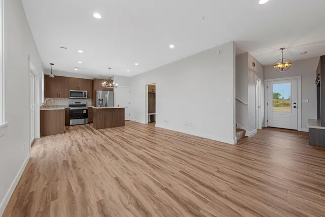 $302,500 | 809 Viburnum Street, Belle Plaine, MN 56011