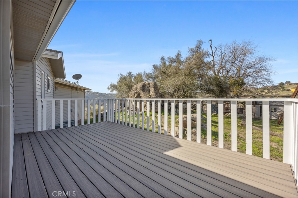29300 Elkhorn Place Tehachapi, CA 93561 - Photo 5 of 47 a view of wooden deck