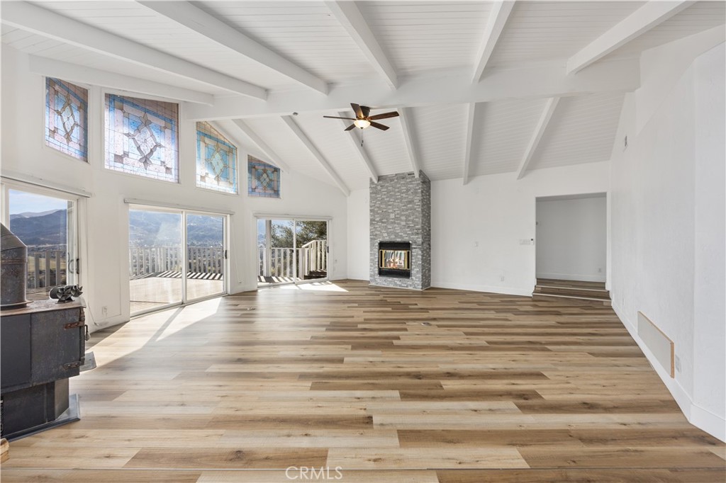 29300 Elkhorn Place Tehachapi, CA 93561 - Photo 7 of 47 a view of an entryway and livingroom