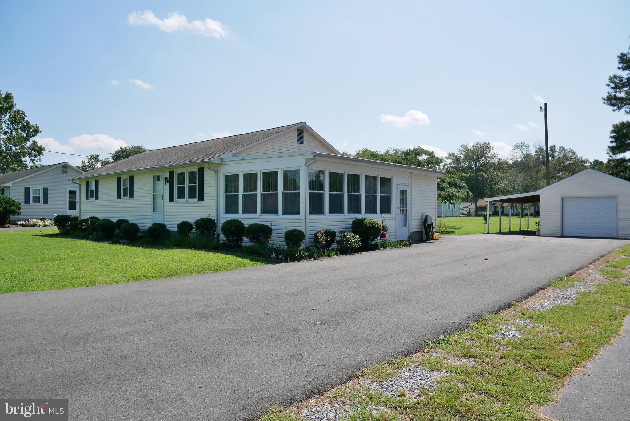 30540 Armory Road Frankford, DE 19945 - Photo 3 of 23 3 season Sunroom