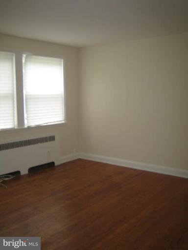 1651 Shadyside Road Baltimore, MD 21218 - Photo 2 of 14 Living Room
